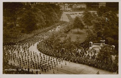 Trooping of the Colours door English Photographer